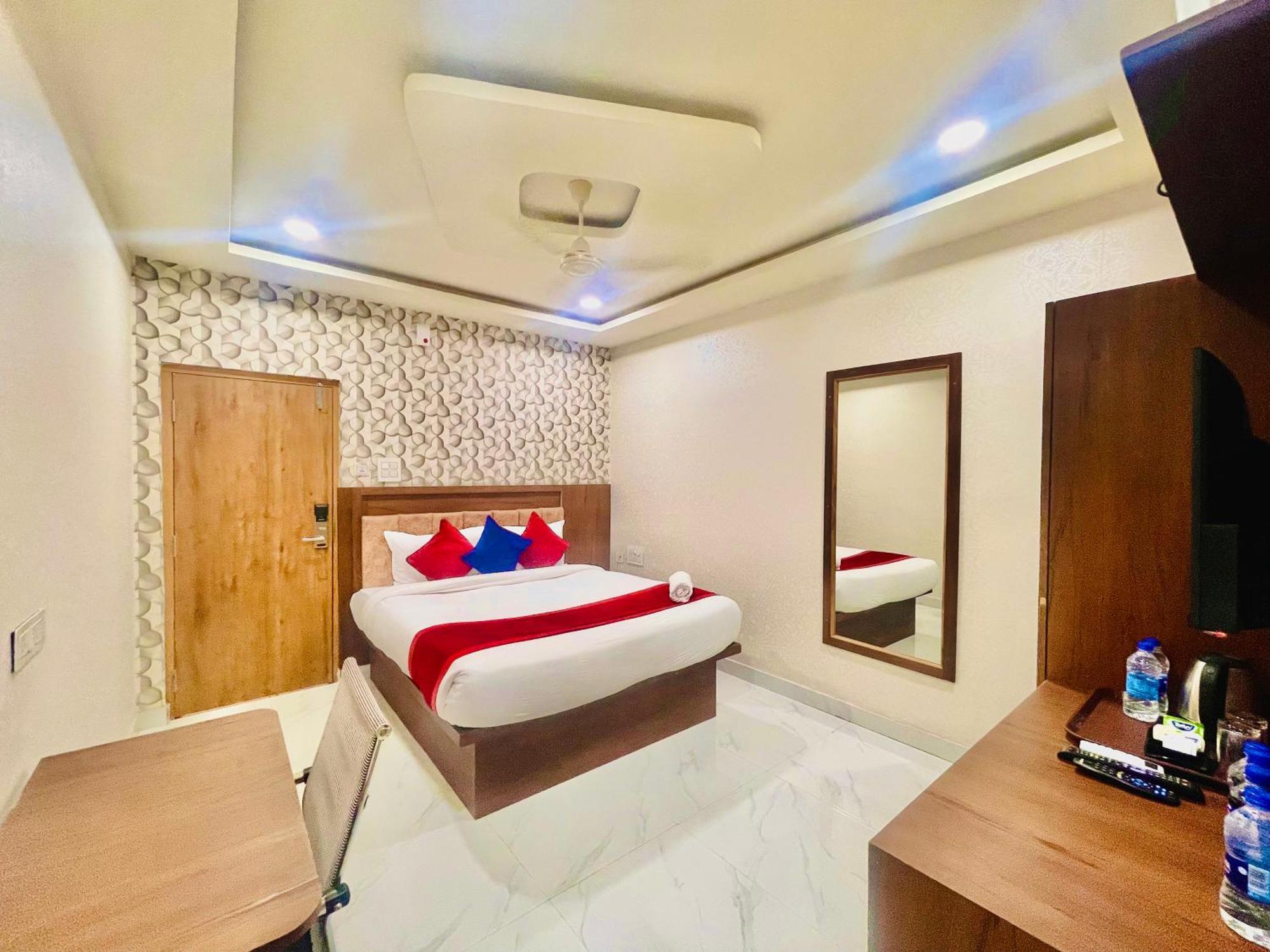 Hotel Eagle Grand Hyderabad Airport Zone Shamshabad Exteriör bild
