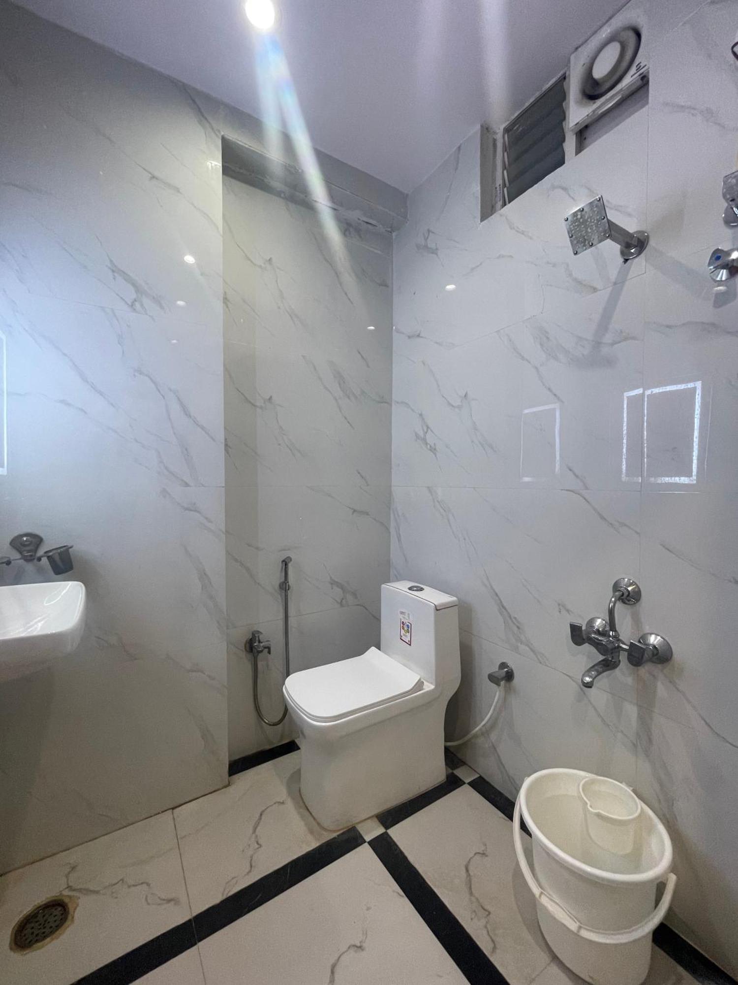 Hotel Eagle Grand Hyderabad Airport Zone Shamshabad Exteriör bild