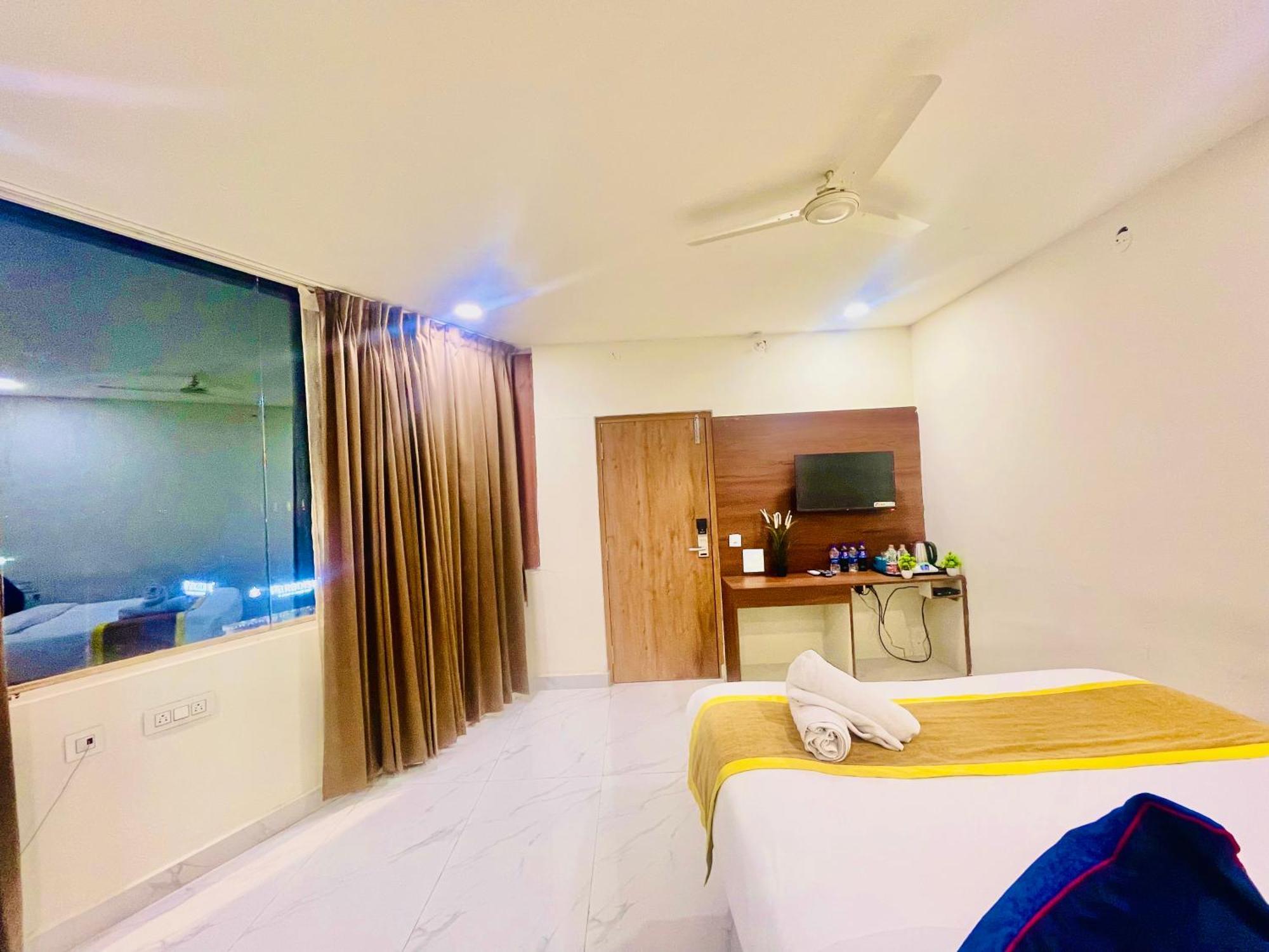 Hotel Eagle Grand Hyderabad Airport Zone Shamshabad Exteriör bild