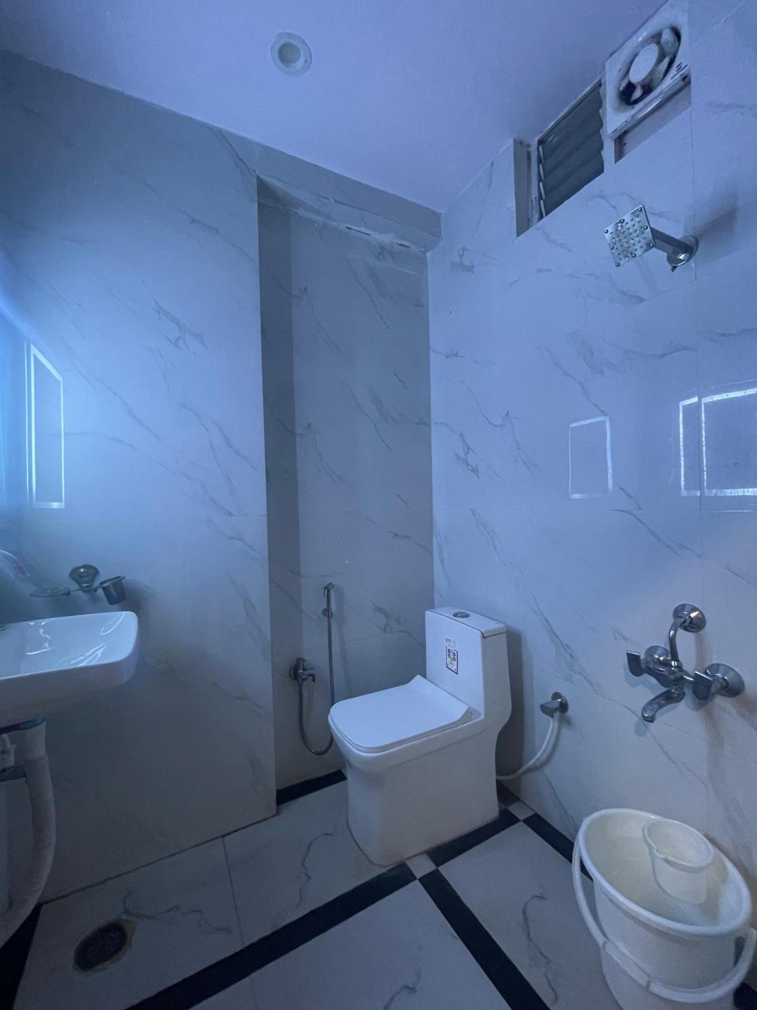 Hotel Eagle Grand Hyderabad Airport Zone Shamshabad Exteriör bild