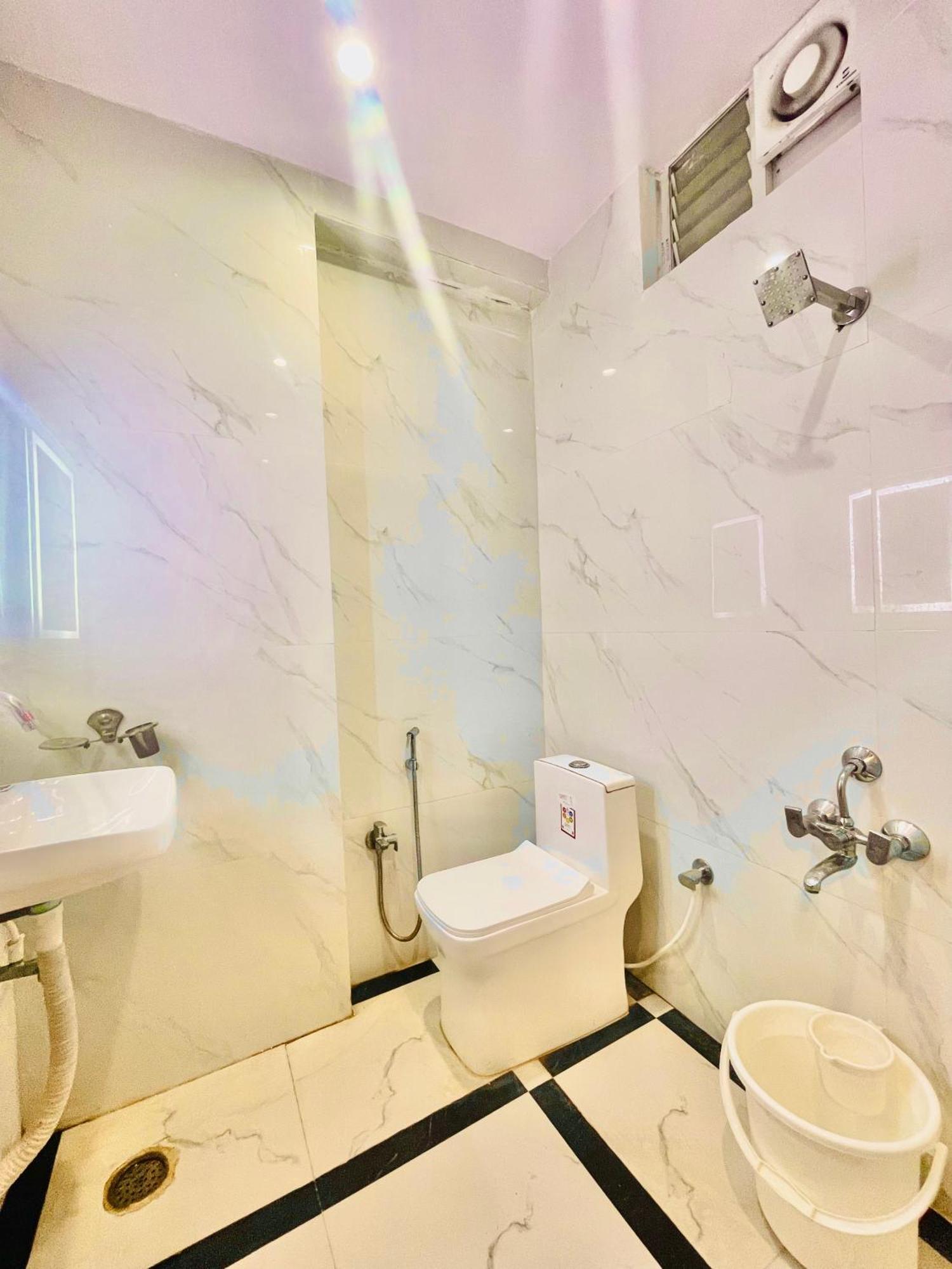 Hotel Eagle Grand Hyderabad Airport Zone Shamshabad Exteriör bild